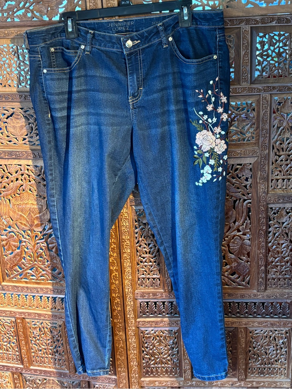 Jennifer Lopez Blue Skinny Jeans with Floral Embroidery